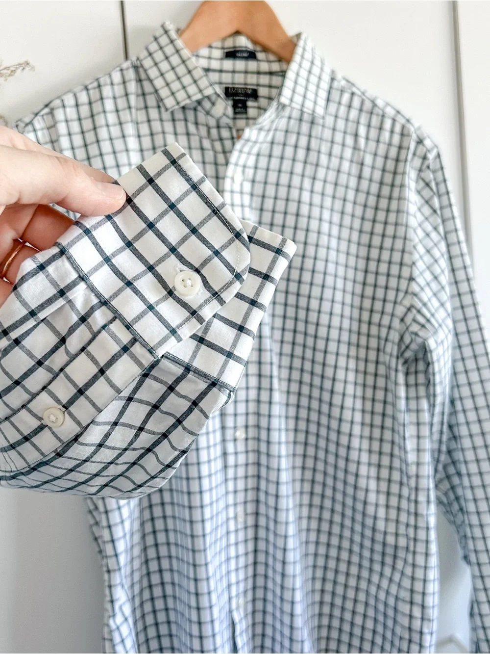 J. Crew Men's Slim White Shirt with Navy Windowpane Check Button Down • Sz M